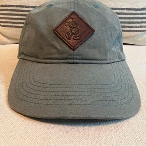 Disney Parks Mickey Mouse, khaki green baseball, cap, adult size